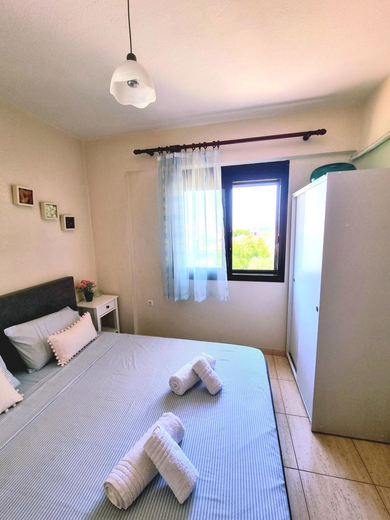 Nice Apartment With Amazing Views Kriopigi Bilik gambar