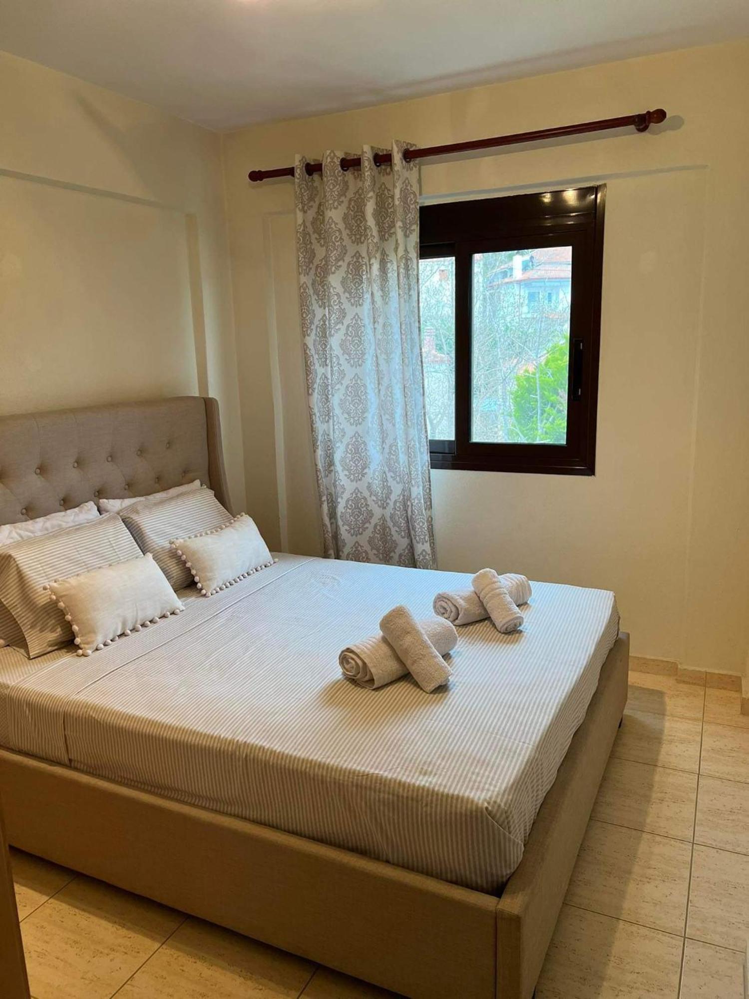 Nice Apartment With Amazing Views Kriopigi Bilik gambar